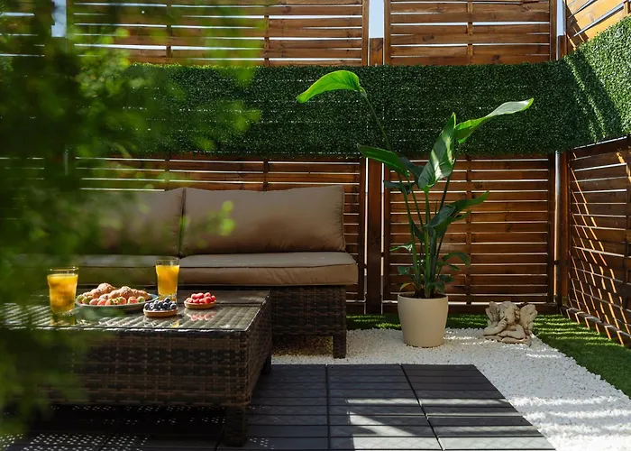 Sunset Rooftop Near Baba Novac Apartament *