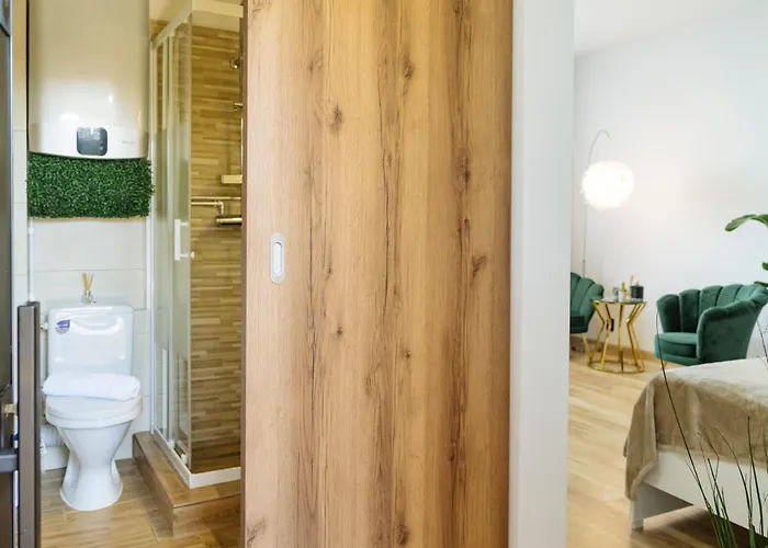 Sunset Rooftop Near Baba Novac 公寓